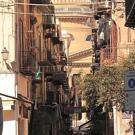 剧院住宿加早餐旅馆