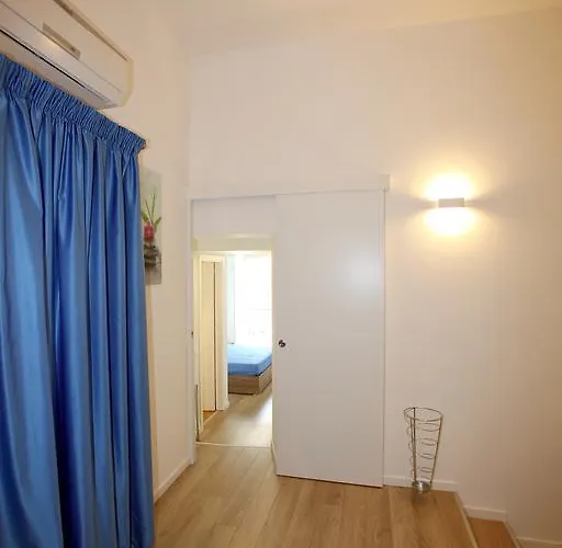 לינה וארוחת בוקר Teatro