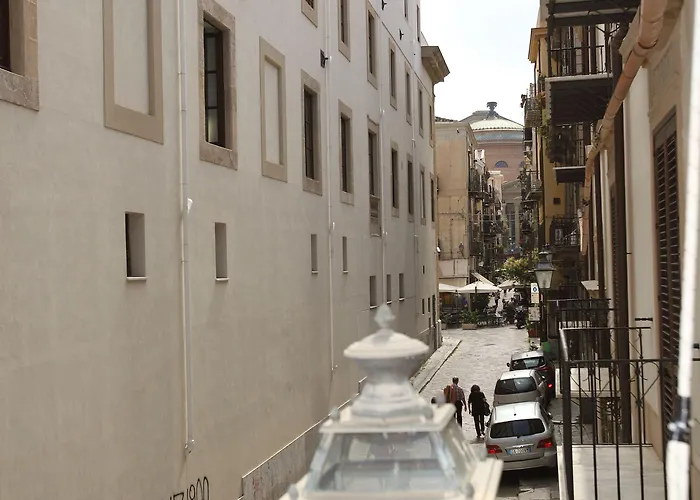 Teatro לינה וארוחת בוקר 4*