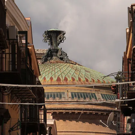 Alojamento de Acomodação e Pequeno-almoço Teatro Palermo