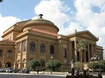 Teatro Frühstückspension 4*